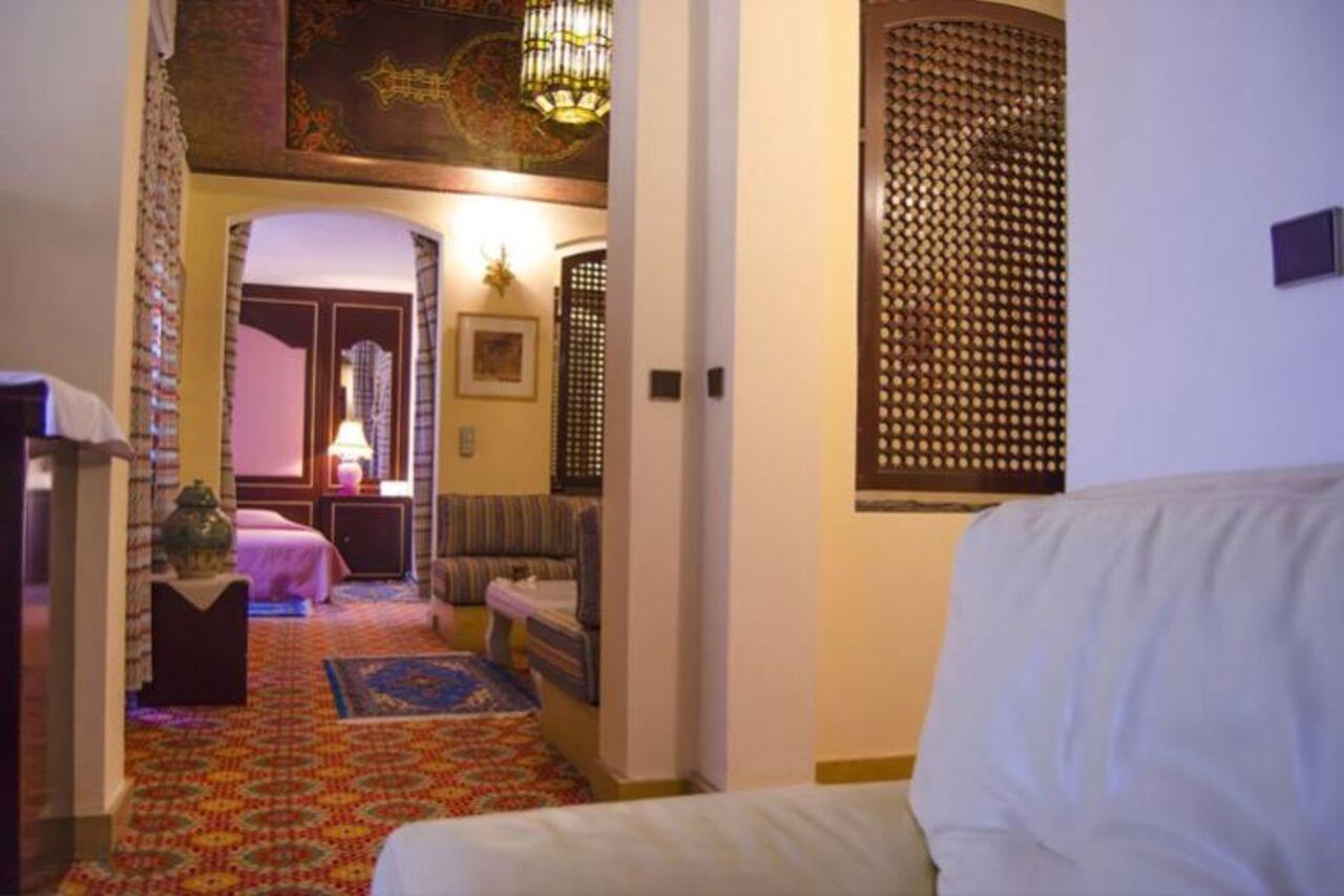 Rs Hotel Karam Palace 우아르자자테 외부 사진