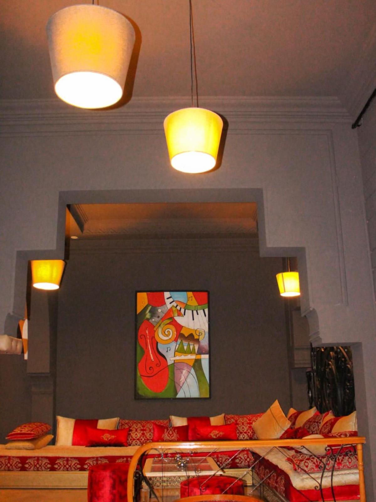 Rs Hotel Karam Palace 우아르자자테 외부 사진