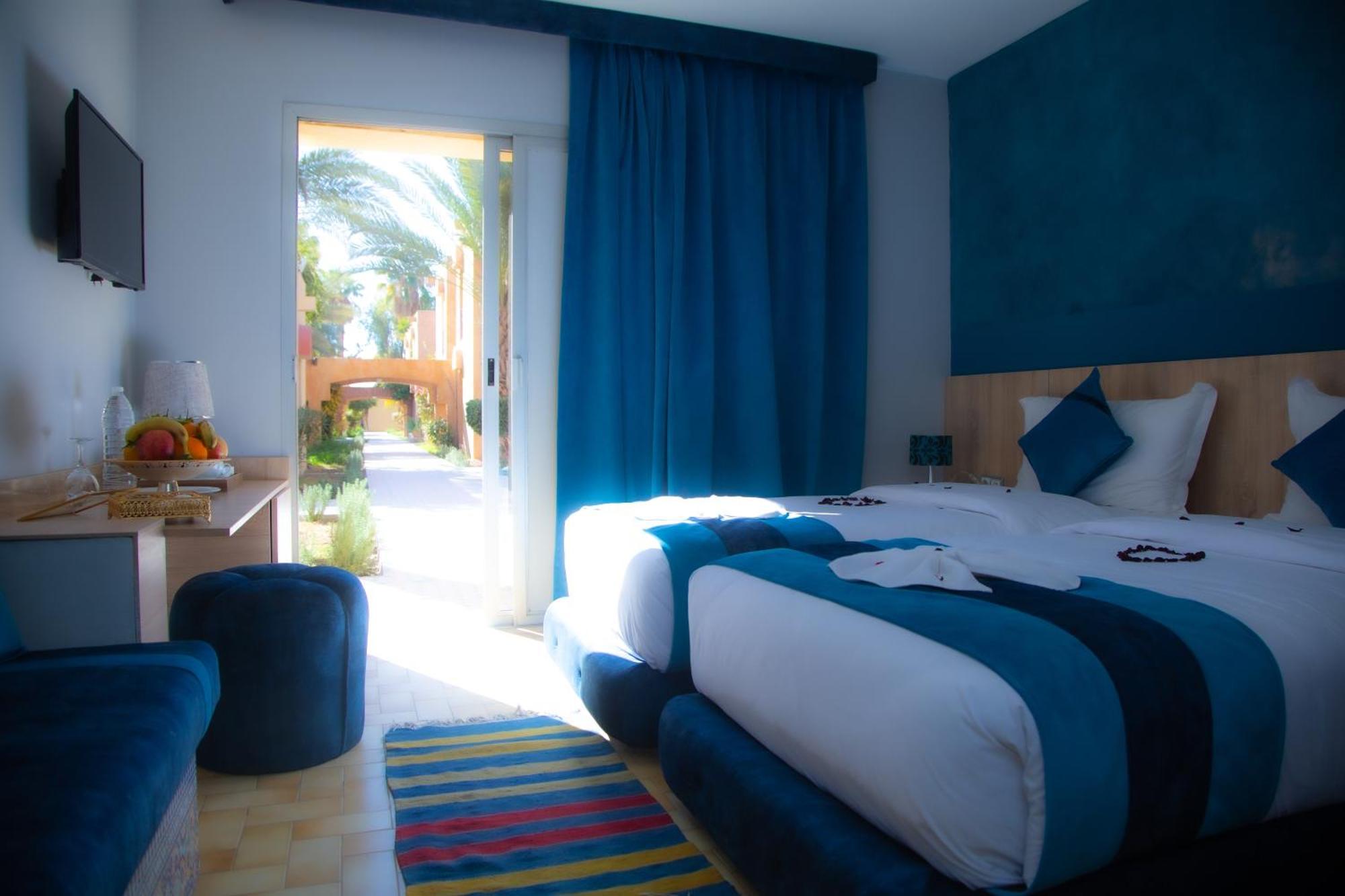 Rs Hotel Karam Palace 우아르자자테 외부 사진