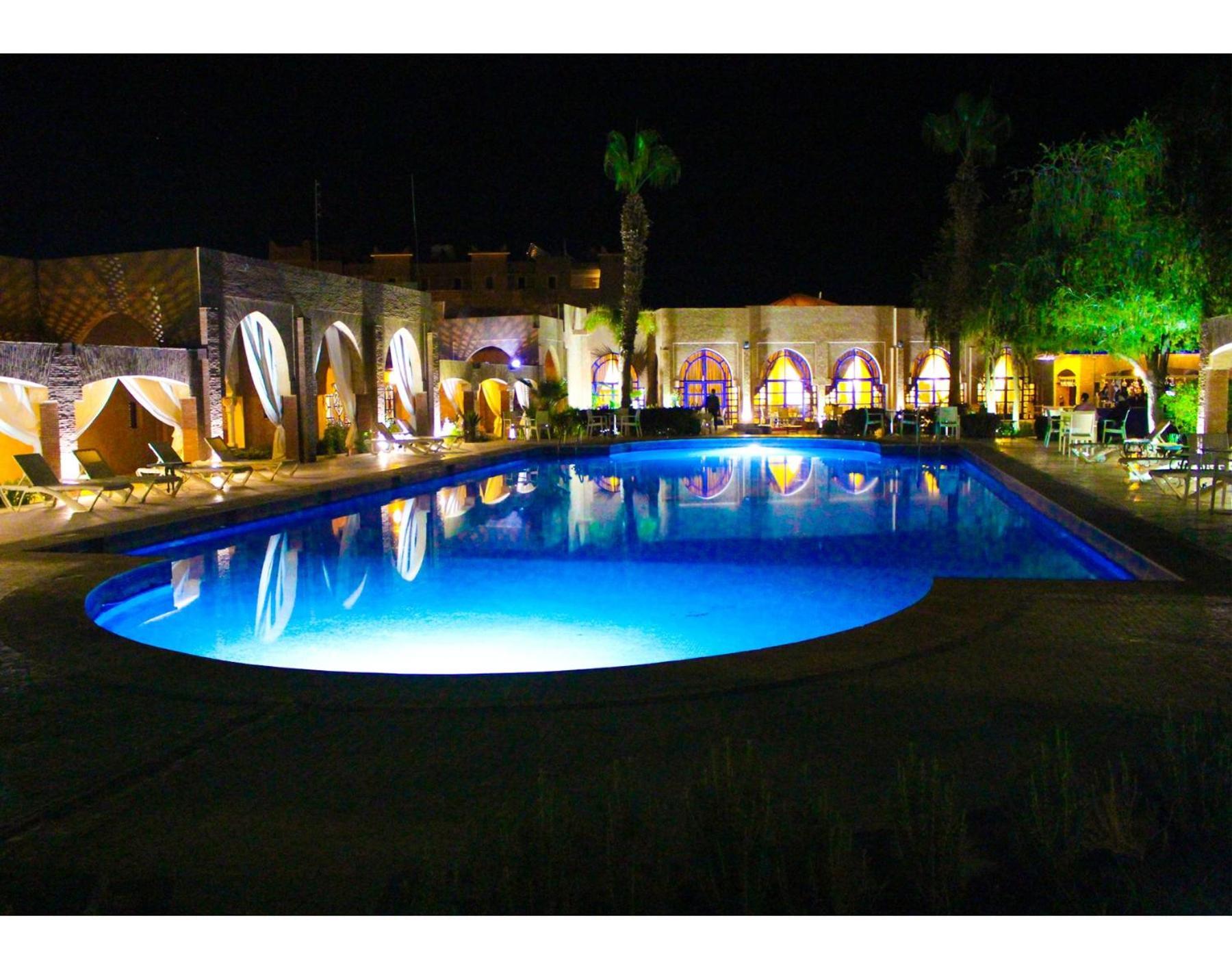 Rs Hotel Karam Palace 우아르자자테 외부 사진