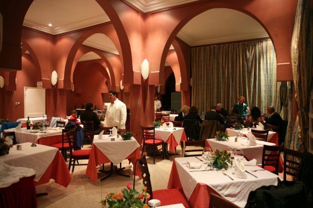 Rs Hotel Karam Palace 우아르자자테 외부 사진